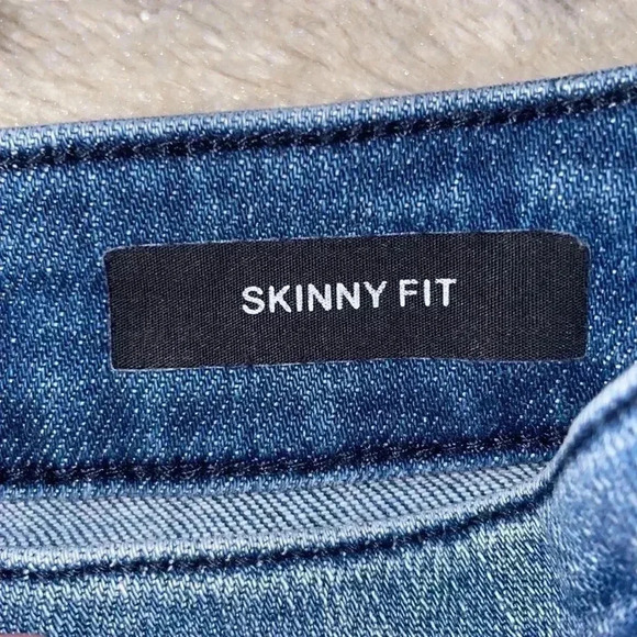 Judy Blue Jeans - Picture 4 of 5